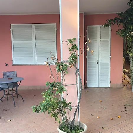 Casa vacanze La Casetta Rosa *